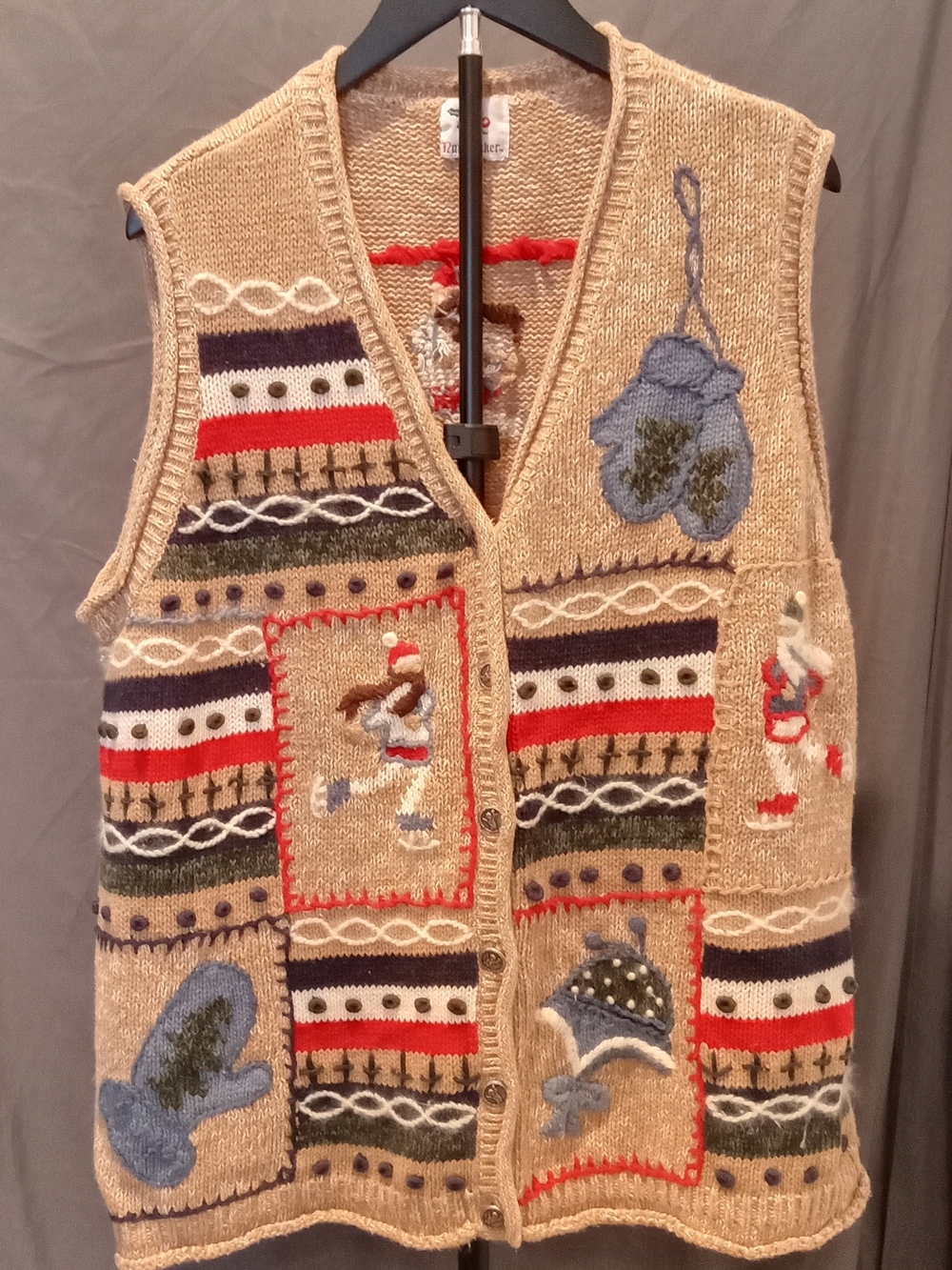 Nutcracker Cozy Beige Knit Vest with Winter Motifs Women's Size 1X-2X